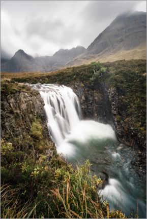 Poster Wasserfall und Berge in Schottland