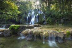 Poster Malerischer Wasserfall im Wald