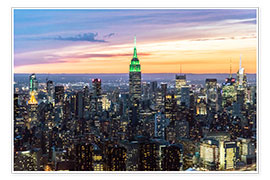 Poster  Empire State Building und die Skyline von Manhattan in der Dämmerung beleuchtet, New York, USA - Matteo Colombo